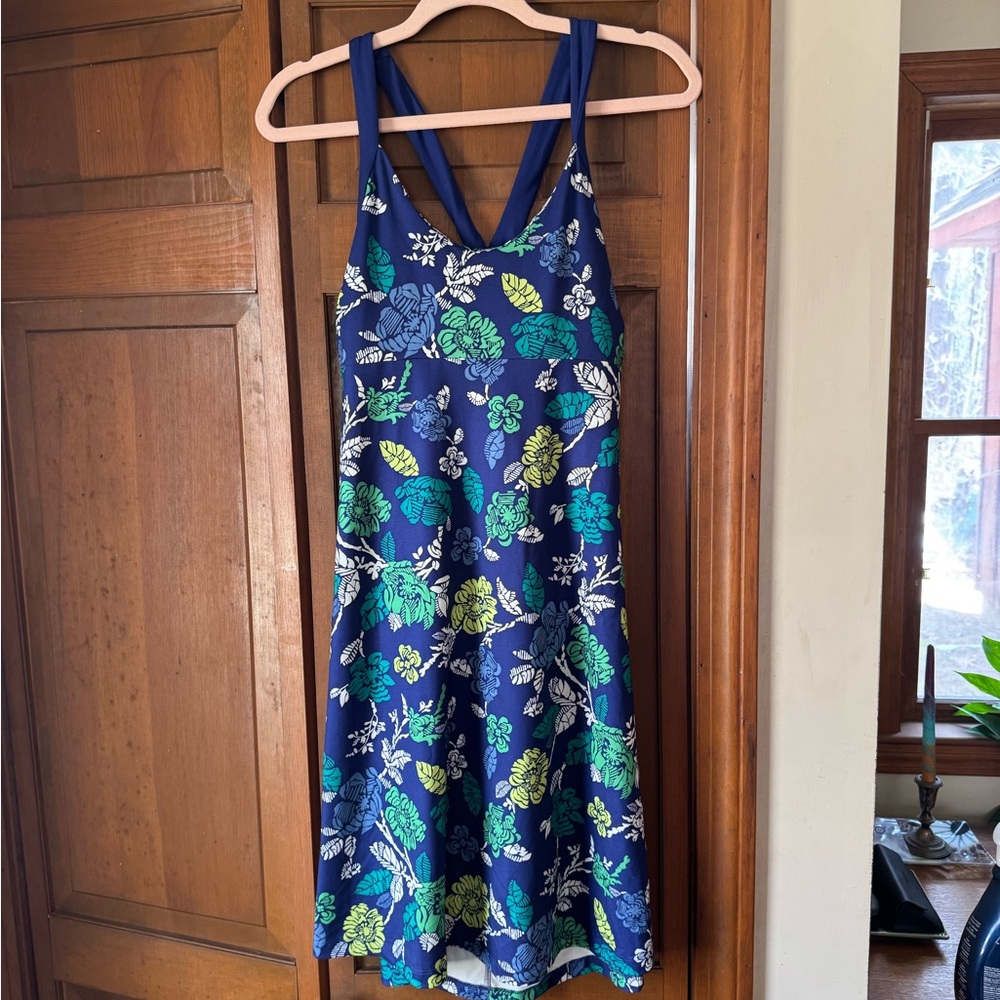 PATAGONIA DRESS MEDIUM